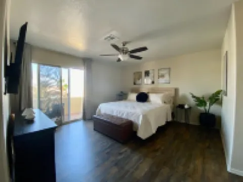 Spanish Villa w/ Pool 福瑞娜麓山酒店