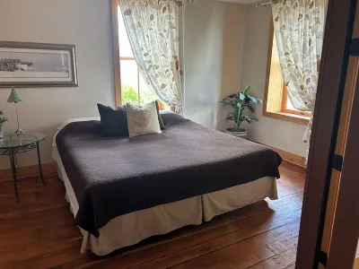 Stunning river view loft in Wabasha near Eagle Center