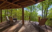 Little Bear: 4br/ 4ba, mountain & valley view. Pet friendly!