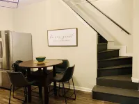 Newly Renovated and Ideally Located Near Campus and Downtown. High speed Wifi Hotels in Cunningham Township