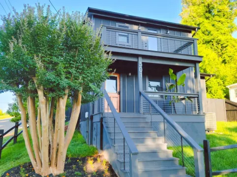 Completely remodled Victorian era home downtown Lynchburg VA