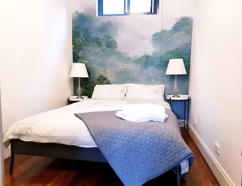 1 BR BEACHSIDE RETREAT WITH LAP POOL - close to Coogee Beach