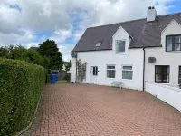 Sleeps 6: Large 4 Bedroom, 4 Bathroom House in Central Portree - 4つ星