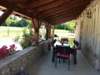 Périgord: gite with secure swimming pool in the heart of Dordogne bastides