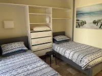 Aggies is a 2 bedroom cottage in a semi rural part of Goolwa. Close to the river Hotels in Goolwa