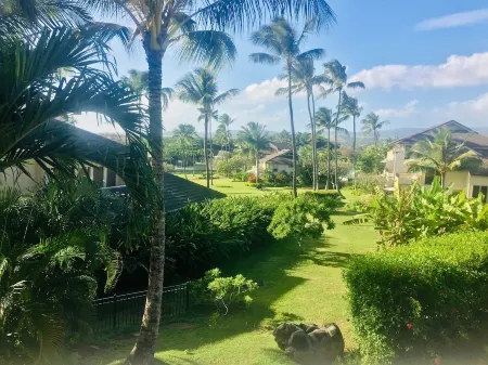 LUXURY VILLA,  3 Private Suites, Pool/Spa, Gym, Central A/C,  Beach