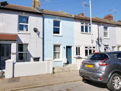 Delightful two bedroom cottage near town centre