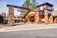 Private Hot Tub and Bikes! Great Location!