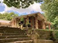 The Mayfair on Lake Windsor