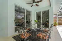 Private Pool Home Hideaway in Palm Aire. Close to all Sarasota has to offer.