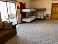 奧扎克湖靜謐小灣畔整套房屋，家庭自營。 本頓縣酒店