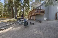Mountain View Tahoe cabin, pet friendly with a hot tub , King bed Hotel dekat Lake Tahoe