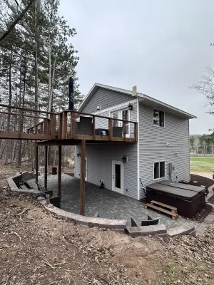 New build on quiet recreational lake with hot tub. Close to "Up North" amenities