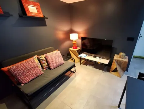 Petit Loft Avec Terrasse Arborée au Lilas