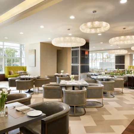 Embassy Suites by Hilton Los Angeles Glendale