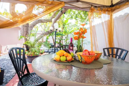 Hidden Gem in Cutler Bay-Cozy 1BR Retreat Near It All w/Fast Wi-Fi & Parking!