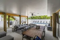7 Bed/4 Bath, Salt Water Pool, Walk to beach/boardwalk