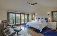 Majestic Mountaintop Retreat! Luxury in a serene setting All seasons family fun
