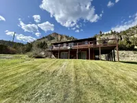 Canyon House near Yellowstone - Hot Springs