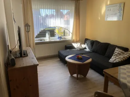 Ferienwohnung Paloma 2 Отели в г. Крумхёрн