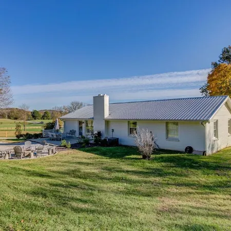 Cozy Cottage located in Franklin, TN on a 6 Acre Mini Farm