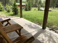Outstanding Crandall Cabin minutes from Yellowstone, ready for your adventure!
