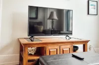 The Walnut: 1-Bedroom 2nd floor apartment in Downtown Champaign