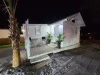 OLD FLORIDA STYLE SUITE UPDATED LIKE NEW!