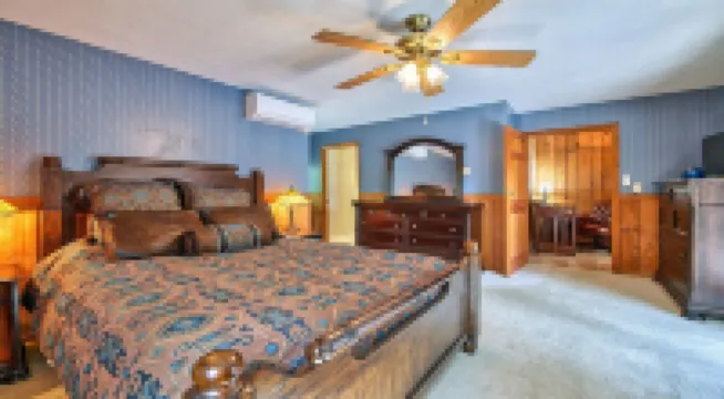 Wooded Seclusion on 3 Acres - Big Rock Cabin