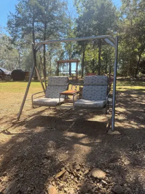 Peaceful cabin retreat to enjoy all the quiet & beauty nature has to offer.