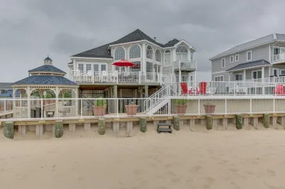 Beachfront  Luxury Home,SALT WATER , POOL&SPA ,Pet Friendly