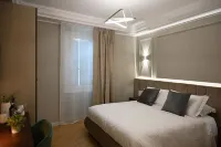 Mom Apartment Rooms&Suites Hoteles cerca de Villa de Este