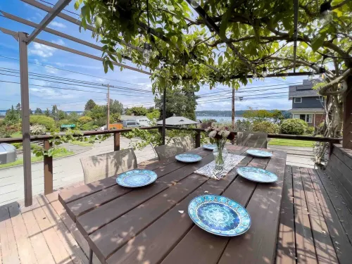 3bd w/ Lake Views and Chef's Kitchen