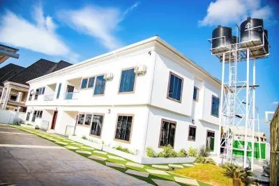 Edugie Homes Hotel di Oredo