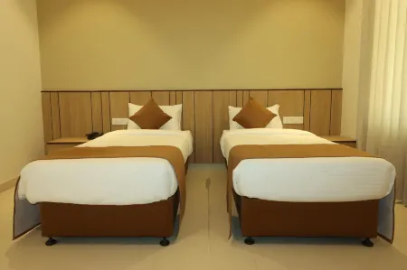 HIGHWAY HAVELI MOTELS Отели в г. Сикар