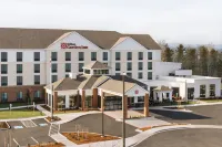 Hilton Garden Inn Medford فنادق في 