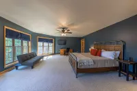 Family Cabin Near Mt. Itasca & Trails: Kayaks & Firewood Included