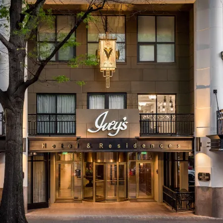 The Ivey's Hotel Отели рядом с достопримечательностью «Развлекательный комплекс Epicenter»