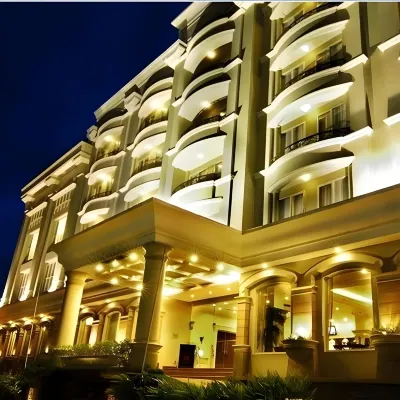 M - Regency Hotel Hotel dekat Benteng Rotterdam