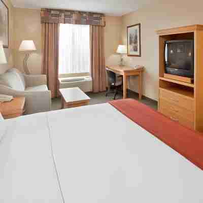 Holiday Inn Express & Suites VERNON by IHG Rooms