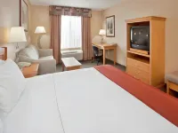 Holiday Inn Express & Suites Vernon
