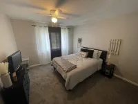 Cozy 2 Bedroom Unit Minutes From Downtown Cincinnati!