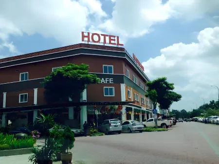 Peach Hill Hotel Отели рядом с достопримечательностью «Mosque Tanjung Puteri Resort»