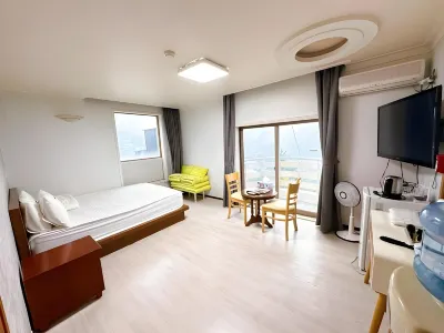 Ulsan Yeongnam Alps Sandia Oncheon Hotels near Ace Sauna