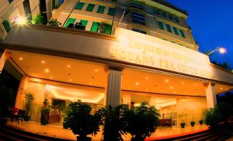 Douangpraseuth Hotel