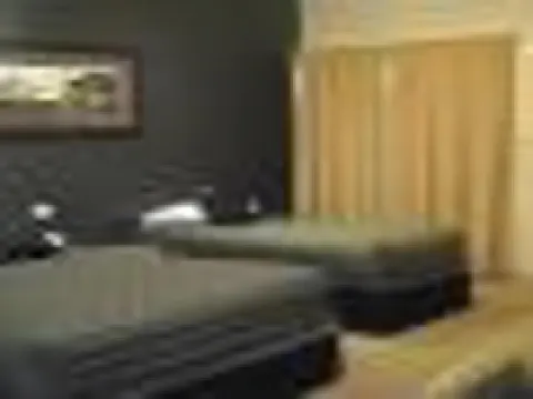 柳樹汽車旅館 古爾本酒店