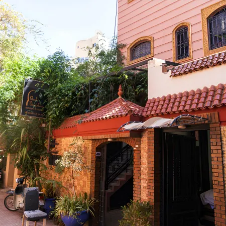 Riad Douirtna