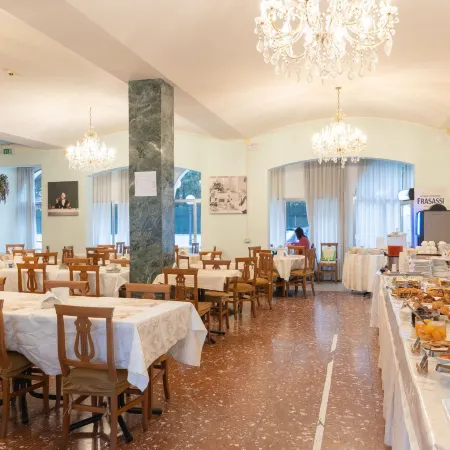 Esedra Hotel Отели рядом с достопримечательностью «Сан Джулиано»
