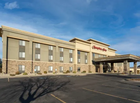 Hampton Inn Mitchell Отели рядом с достопримечательностью «Кукурузный дворец»