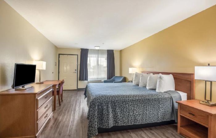 Econo Lodge Inn & Suites Lodi - Wine Country Area